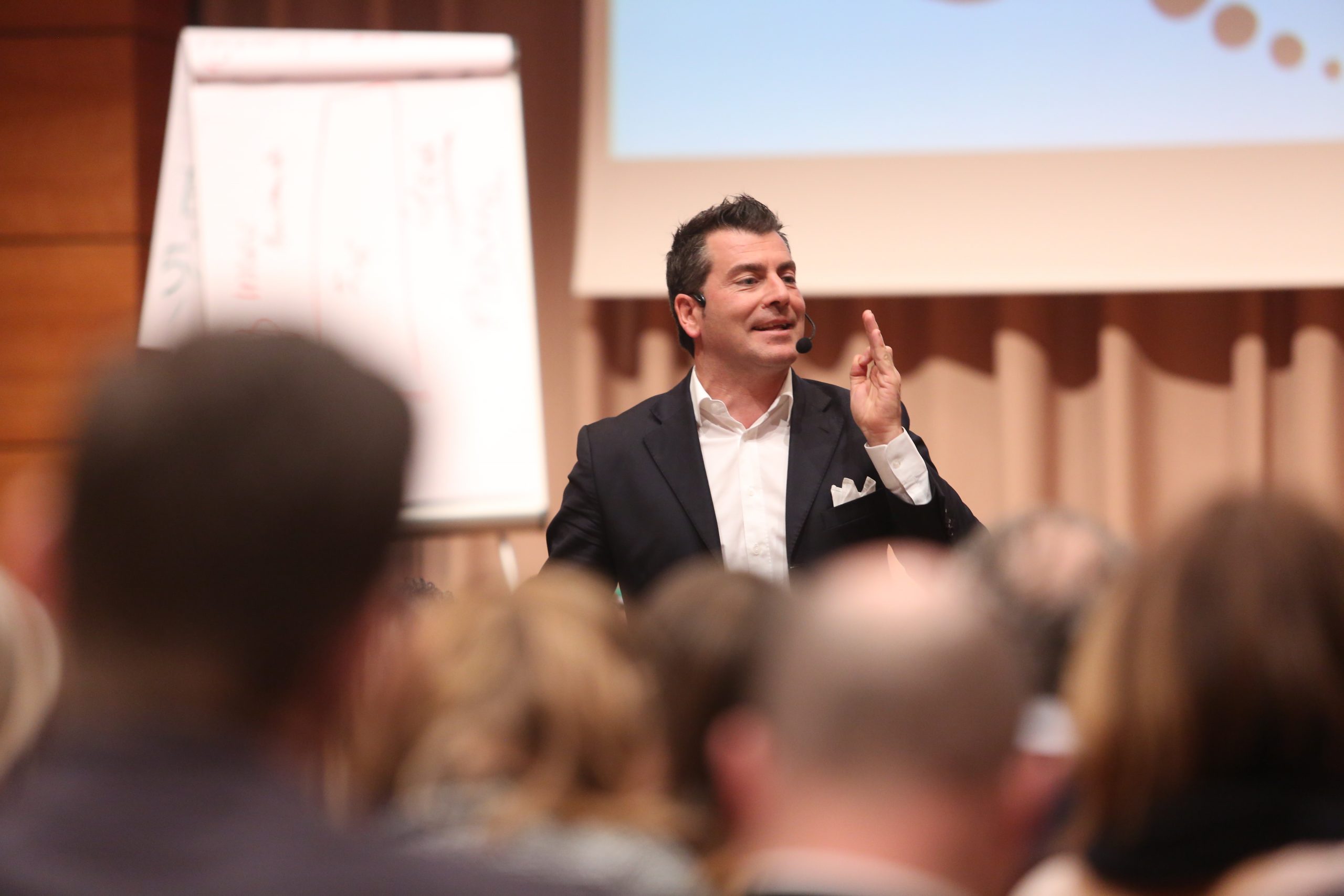 GIANLUCA SPADONI: UN MESE RICCO DI EVENTI