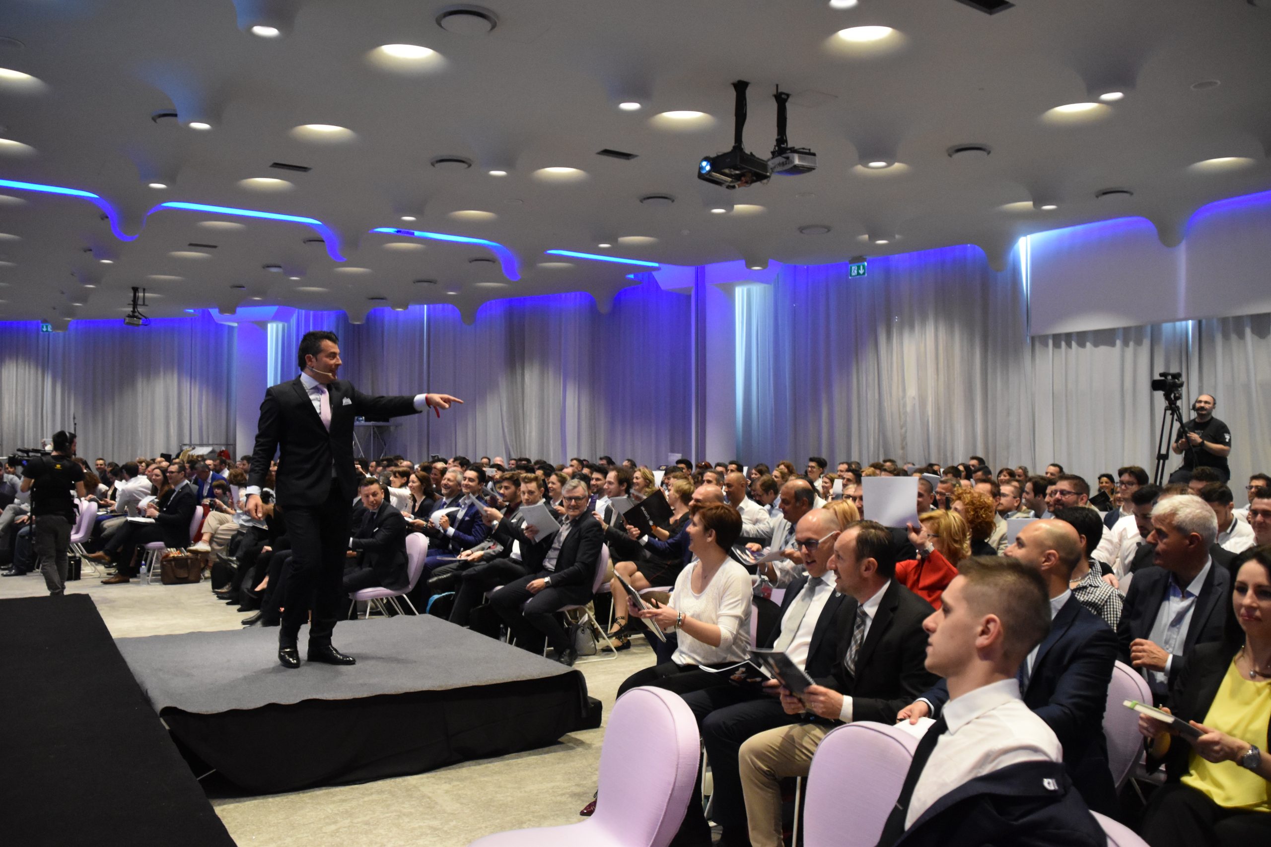 gianluca spadoni esperto di network marketing